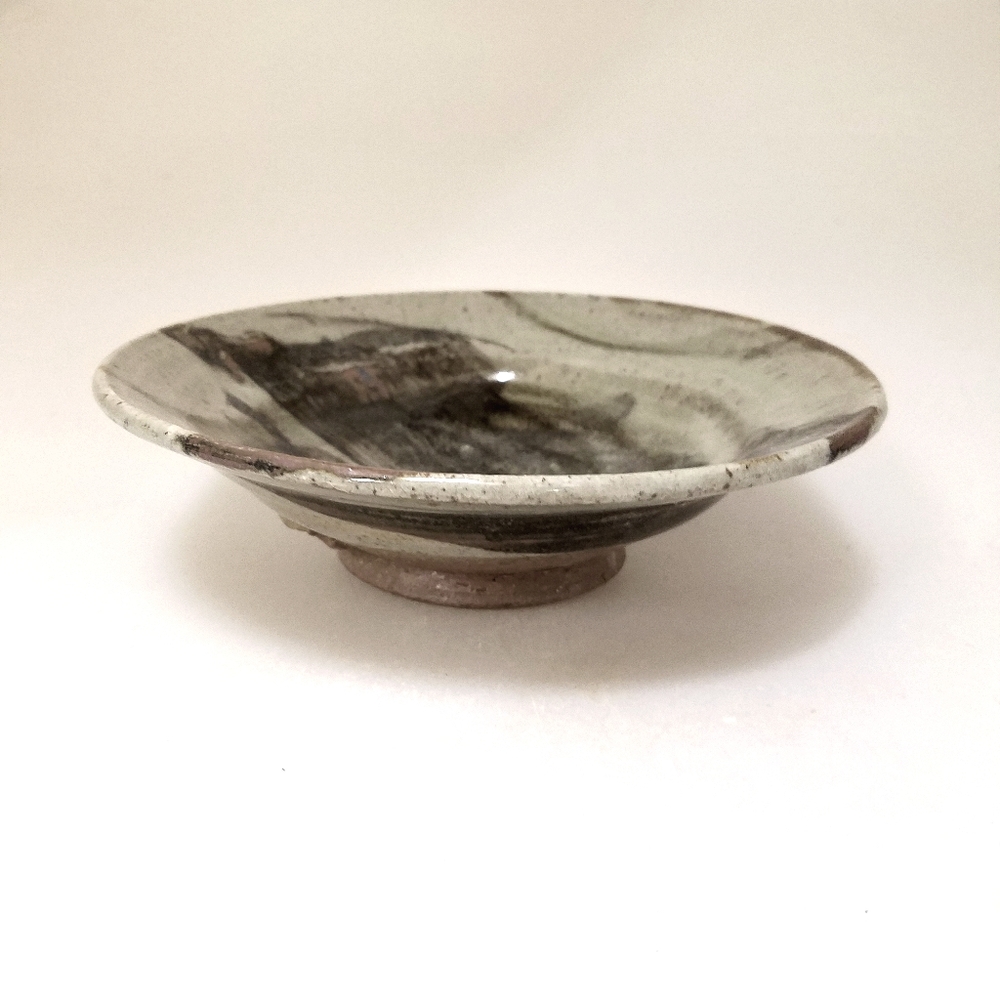 Shallow bowl